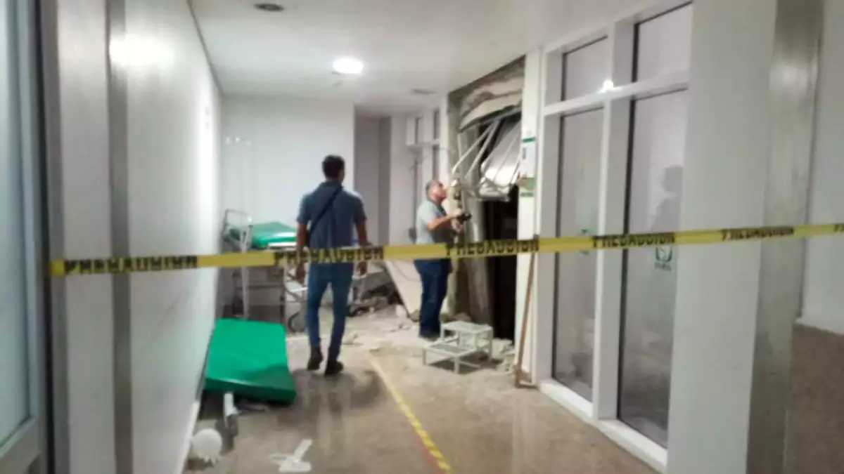 muere niña en elevador del IMSS, el camillero fue detenido