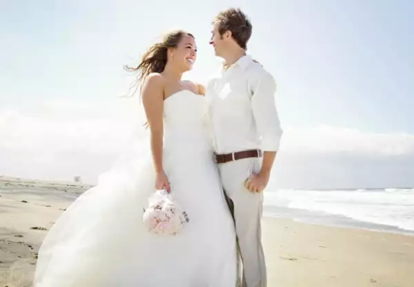 Las bodas de playa incrementan hasta en un 70% el costo total.