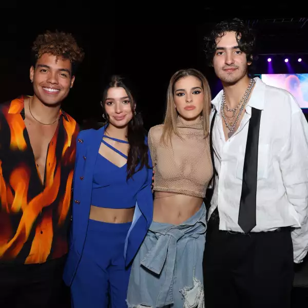 Víctor Varona, Abril Diyorio, Michelle Pellicer  y Sebastián P