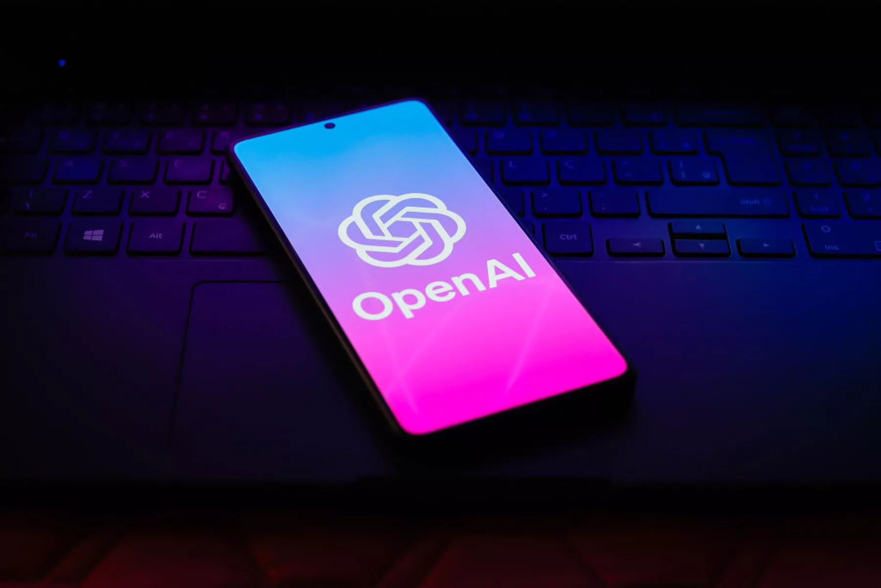 Los fundadores de OpenAI se van a otras startups