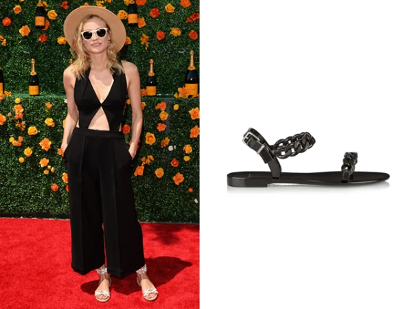 Diane Kruger en Roland Mouret. Flats de Givenchy.