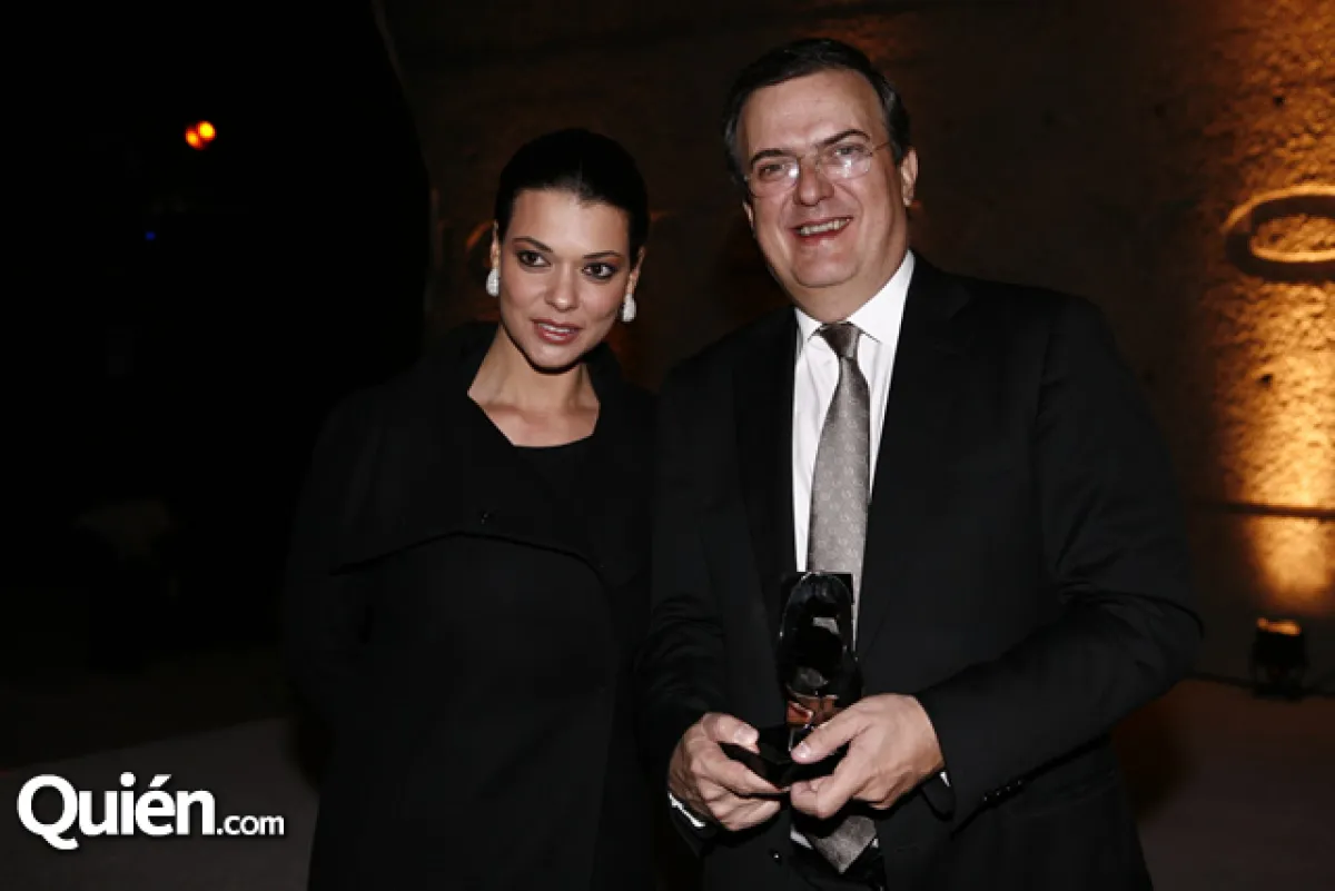 Marcelo Ebrard,Rosalinda Bueso