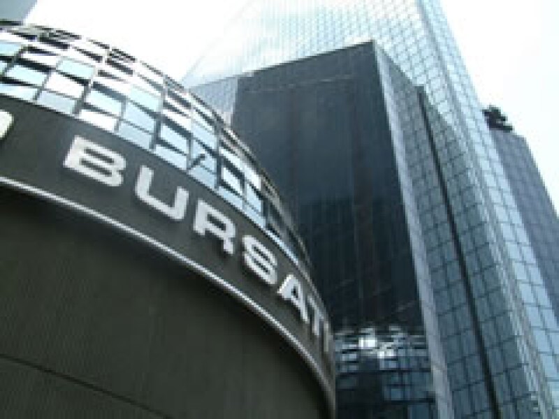 El gobierno mexicano renovó su programa para garantizar emisiones de deuda bursátil de empresas hasta por 15,000 millones de pesos. (Foto: Archivo)