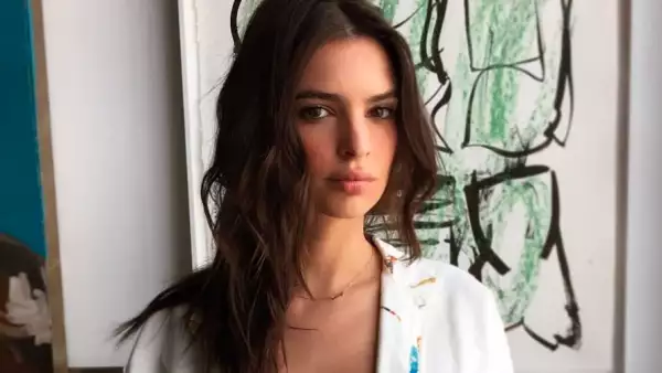 Emily Ratajkowski