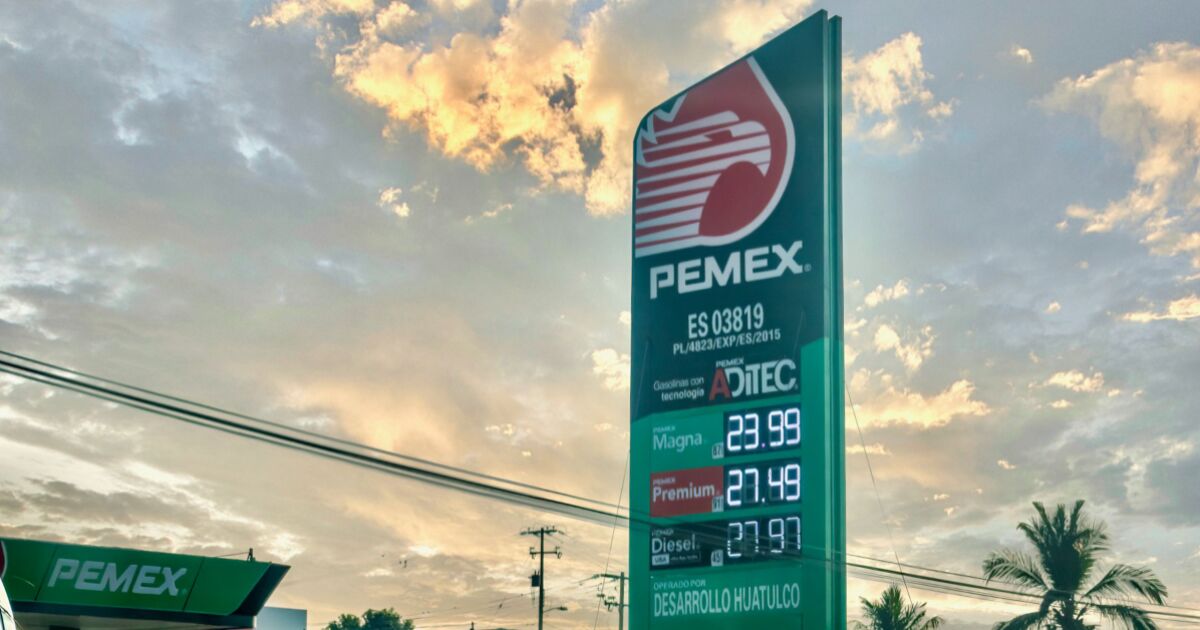 Pemex y gasolineros extienden durante abril el tope al precio del diésel

Pemex informa que el tope de precios al diésel se acordó tras una reunión con el sector de los gasolineros. La presidenta destacó el acuerdo con el sector.