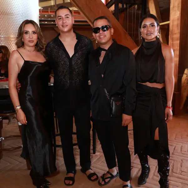 Carolina Rivas, Allan Marcin, Roberto Gastélum y Alix Herrada 