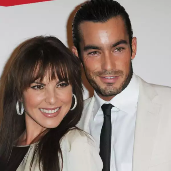 Mientras Aarón grababa la telenovela `Teresa´ en México; Kate grababa `La reina del Sur´ en colombia, Estados Unidos y España.