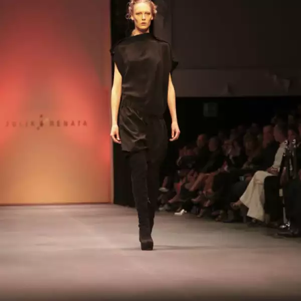 Pasarela Julia y Renata