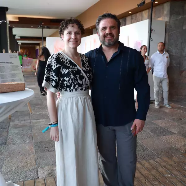 Claudia Bennett y Federico Santos 