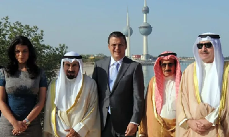 Ebrard destacó que hay oportunidades para las firmas mexicanas en el programa con Kuwait. (Foto: Notimex)