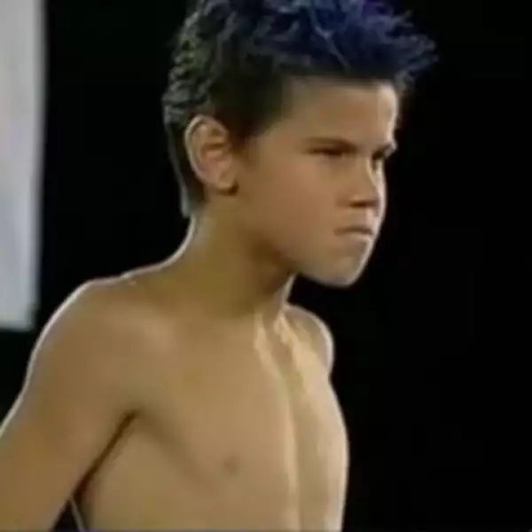 1999. A los siete años.