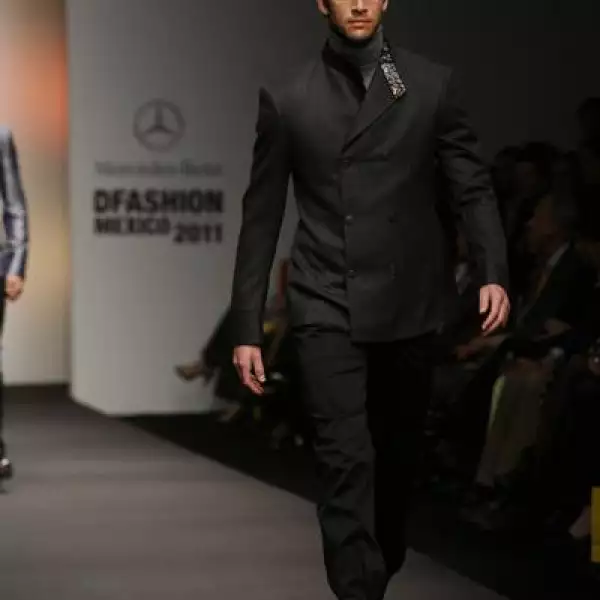 Desfile Pineda Covalin