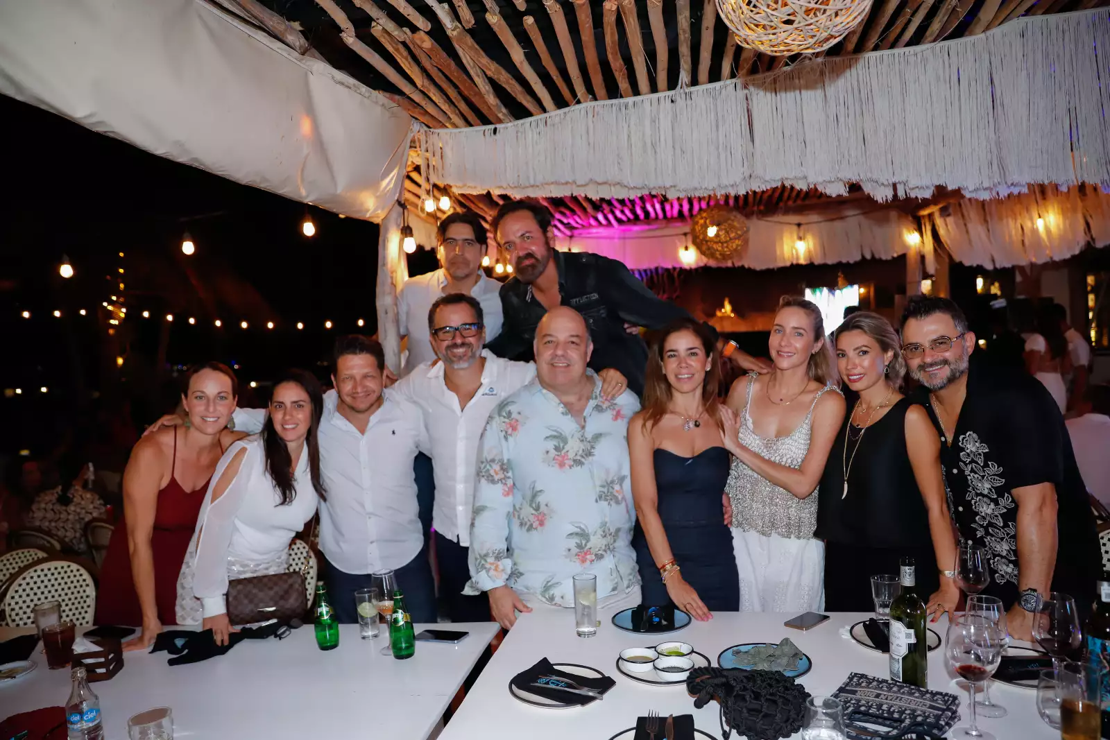 Luis Peniche, Alberto Díaz, Marilú Gutiérrez, Christian Peniche, Rodolfo Sandoval, Rodrigo Constandse, Farough Fatemi, Ivonne Salinas, Regina Cámara, Ivette Espinosa, Román Lecanda