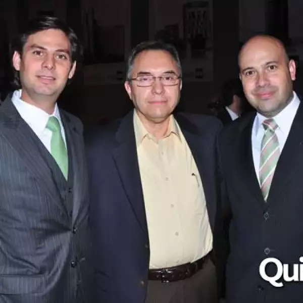 Brindis Navideño Iza Business Centers