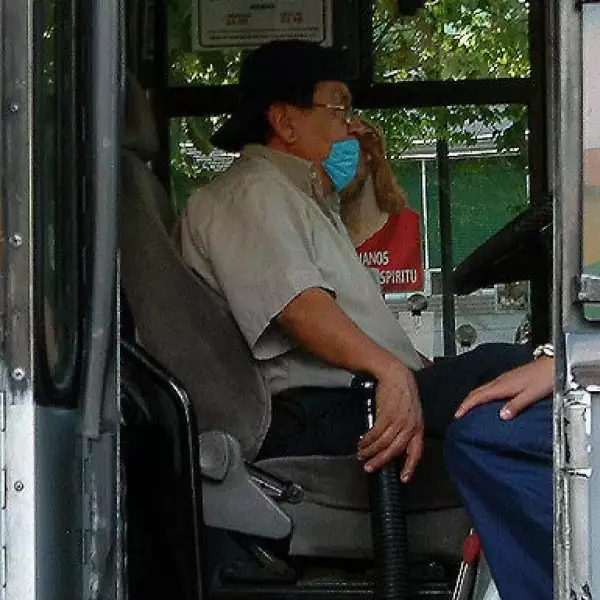 El gobierno mexicano ha recomendado precaución al viajar en el transporte público.