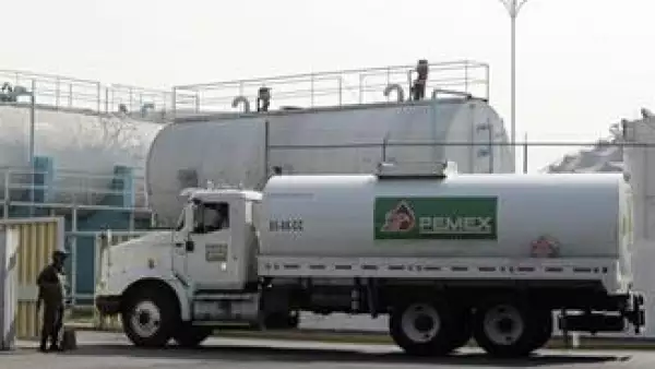 pemex petrolera ap.jpg