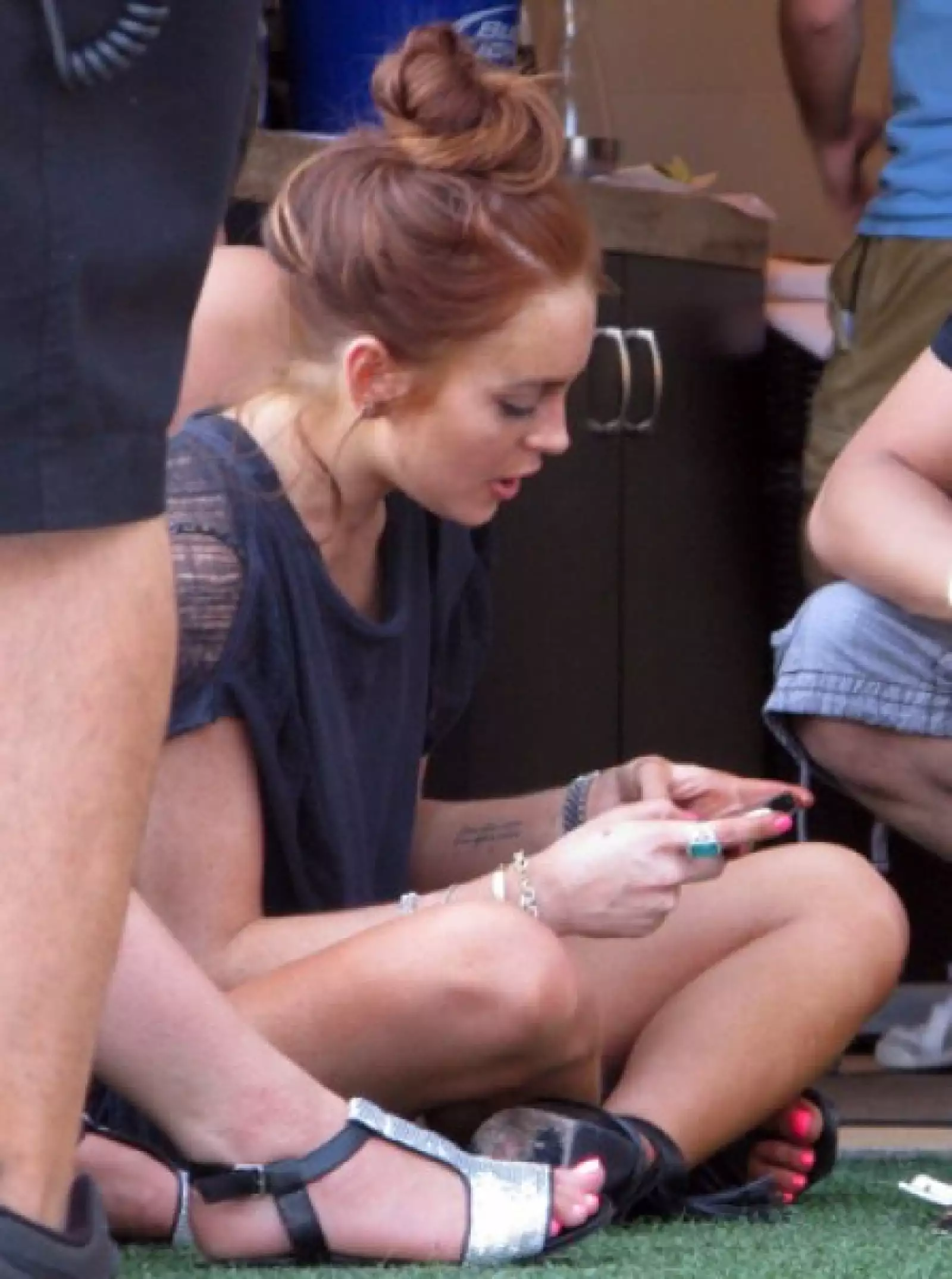 La estrella está interesada en presentar un programa filantrópico que dé a la gente menos afortunada un millón de dólares para cambiar sus vidas, por lo que sostiene pláticas con el presentador de "American Idol", Ryan Seacrest.