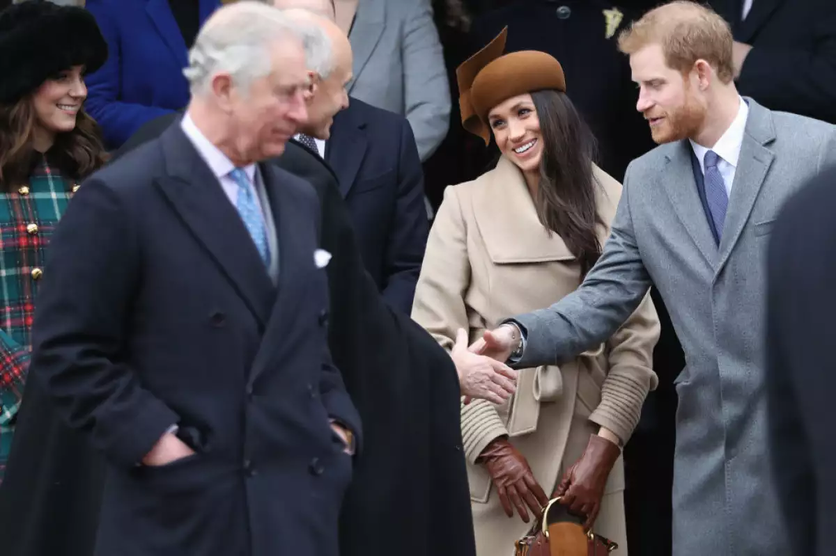 Rey Carlos III, Meghan Markle y príncipe Harry