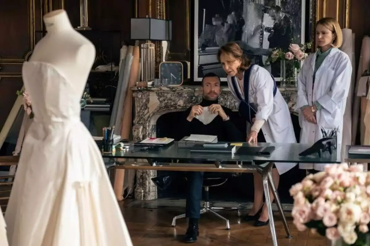 pelicula alta costura dior