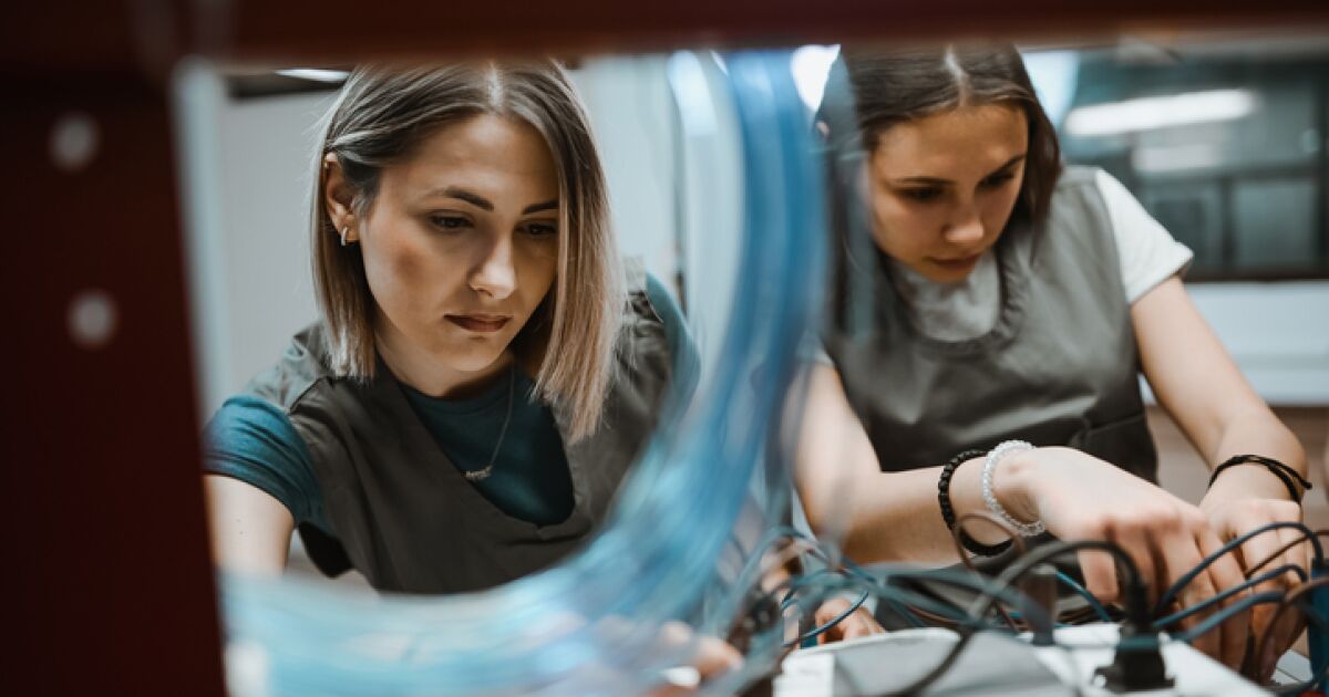Meksika'daki kadın teknoloji liderlerinin %26'sı destek almıyor; kardeşlik anahtar olarak ortaya çıkıyor