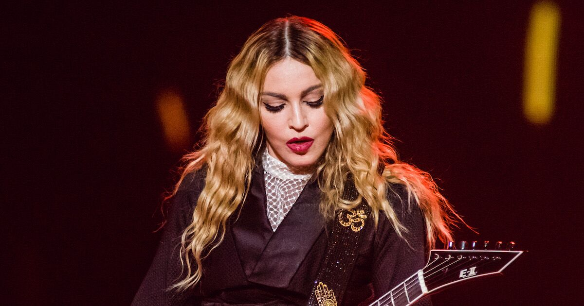 Madonna baila salsa con su hijo y derrochan ritmo latino