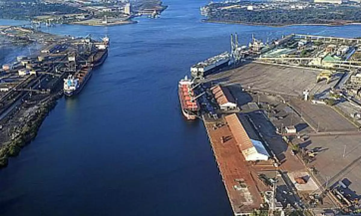 Para que el movimiento portuario fluya dinámicamente es necesario disponer de infraestructura moderna, dijo la SCT. (Foto: Tomada de puertolazarocardenas.com.mx)