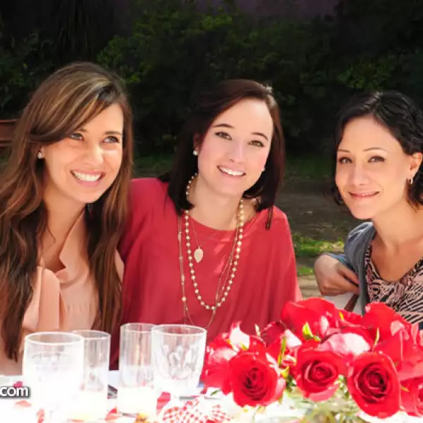 Elena González,Mariza Garcín. Daniela Villanueva