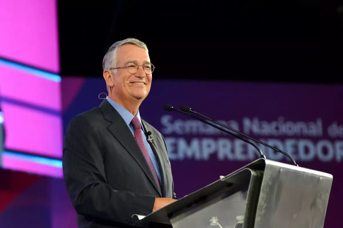 Salinas Pliego se burla de las fallas en Santander, pero le llueven críticas