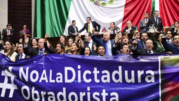 diputados protesta.png