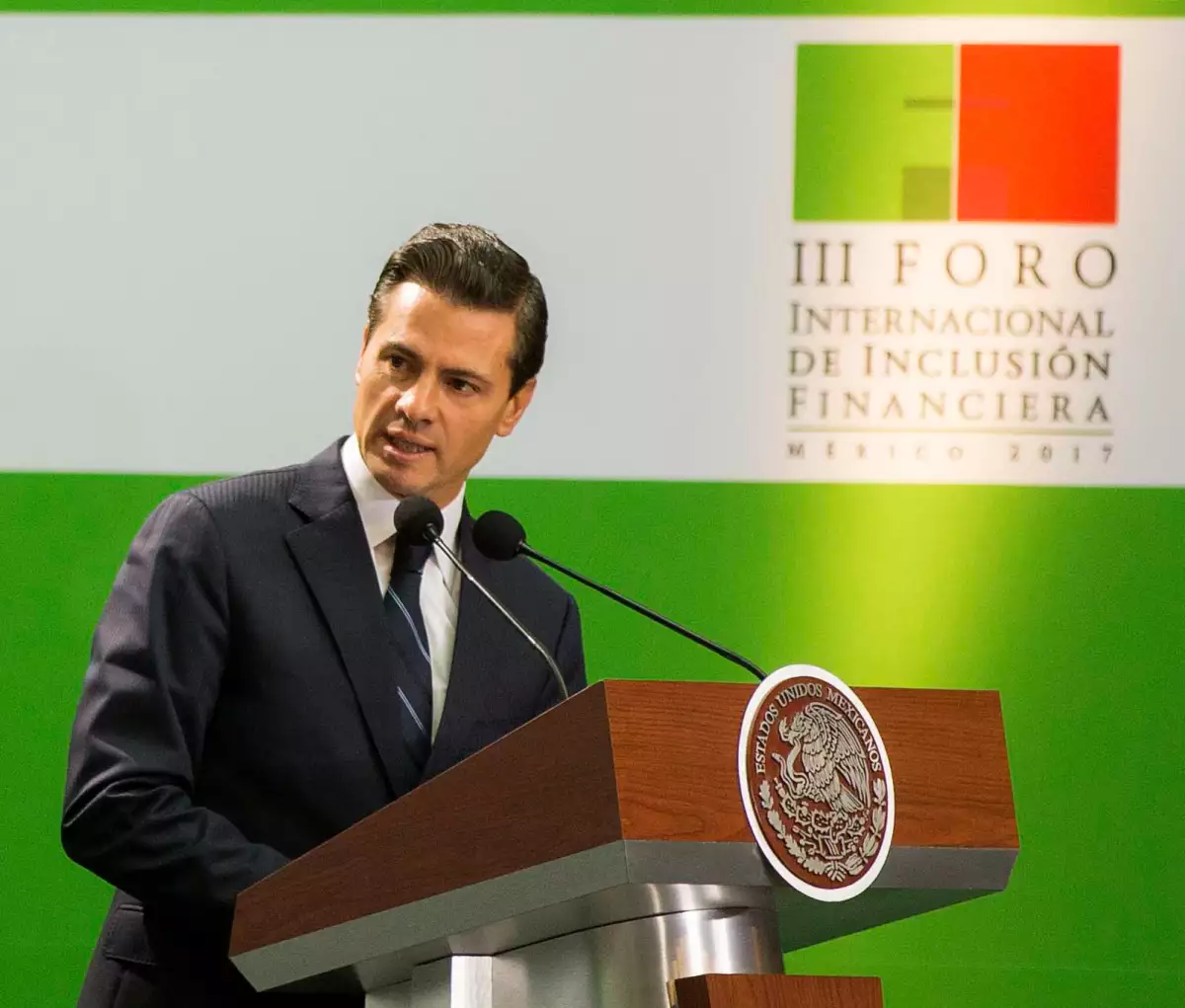 Llama la atención a legisladores