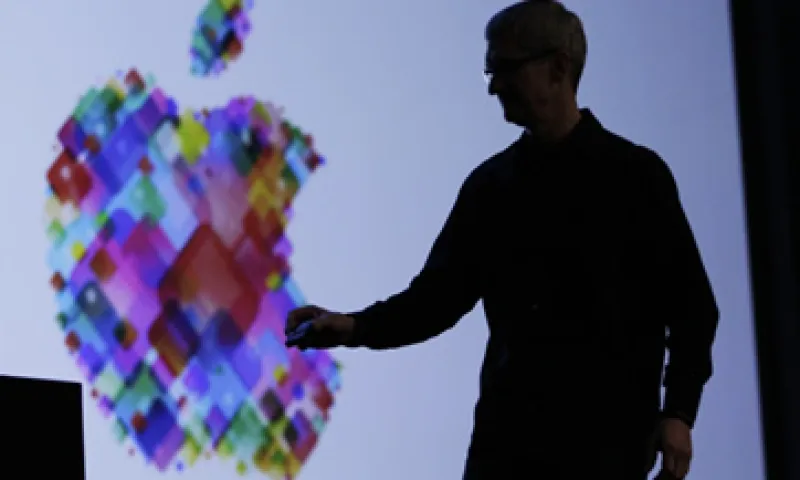 La empresa comandada por Tim Cook lanzará el nuevo sistema operativo del iPhone y la iPad en otoño. (Foto: AP)