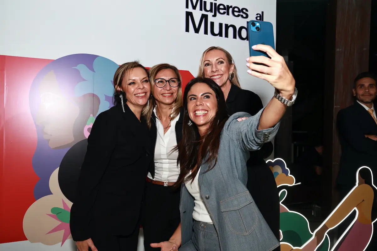 Lysette Bravo , Paola Rojas , Mariuz Calvet y Beatriz Cruz