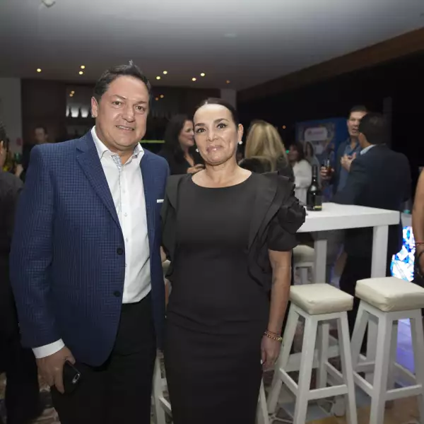 Alfredo Rentería y Miriam Bejos.jpg