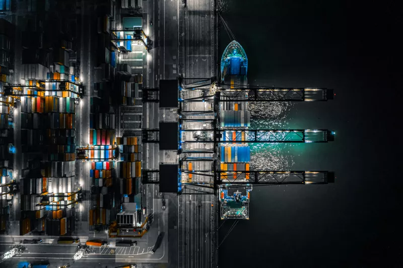 Estados Unidos anota un déficit comercial récord en agosto