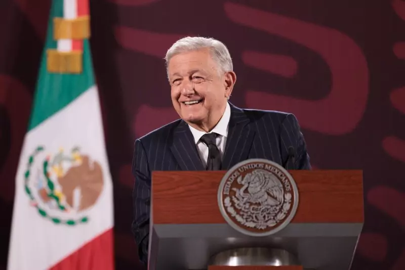AMLO celebra liberación de Assange: era como tener en prisión a la libertad