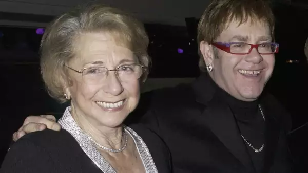 elton-john-mama.jpg