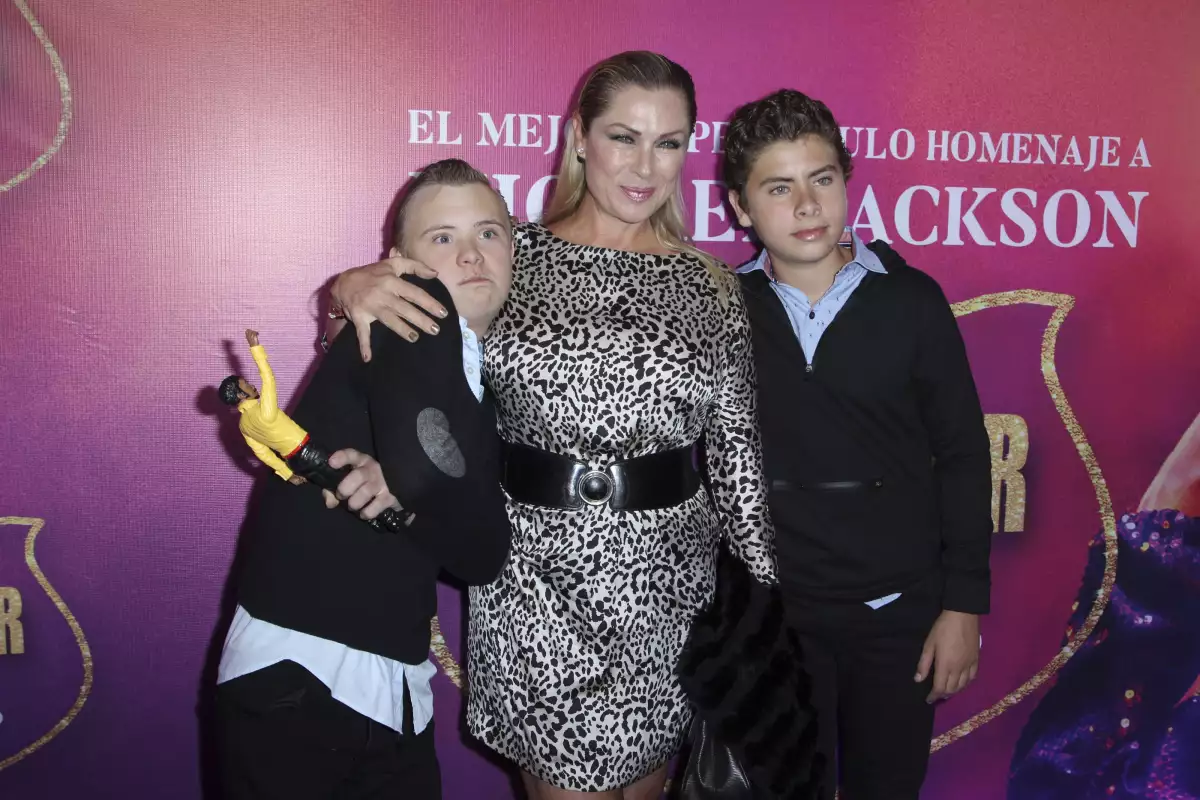 Luciano Collado, Leticia Calderón y Carlos Collado.