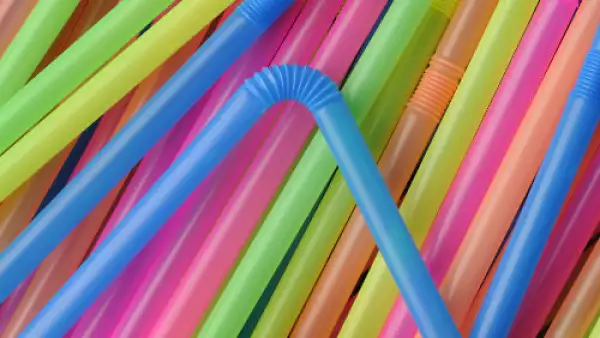 popotes de pl�stico de colores