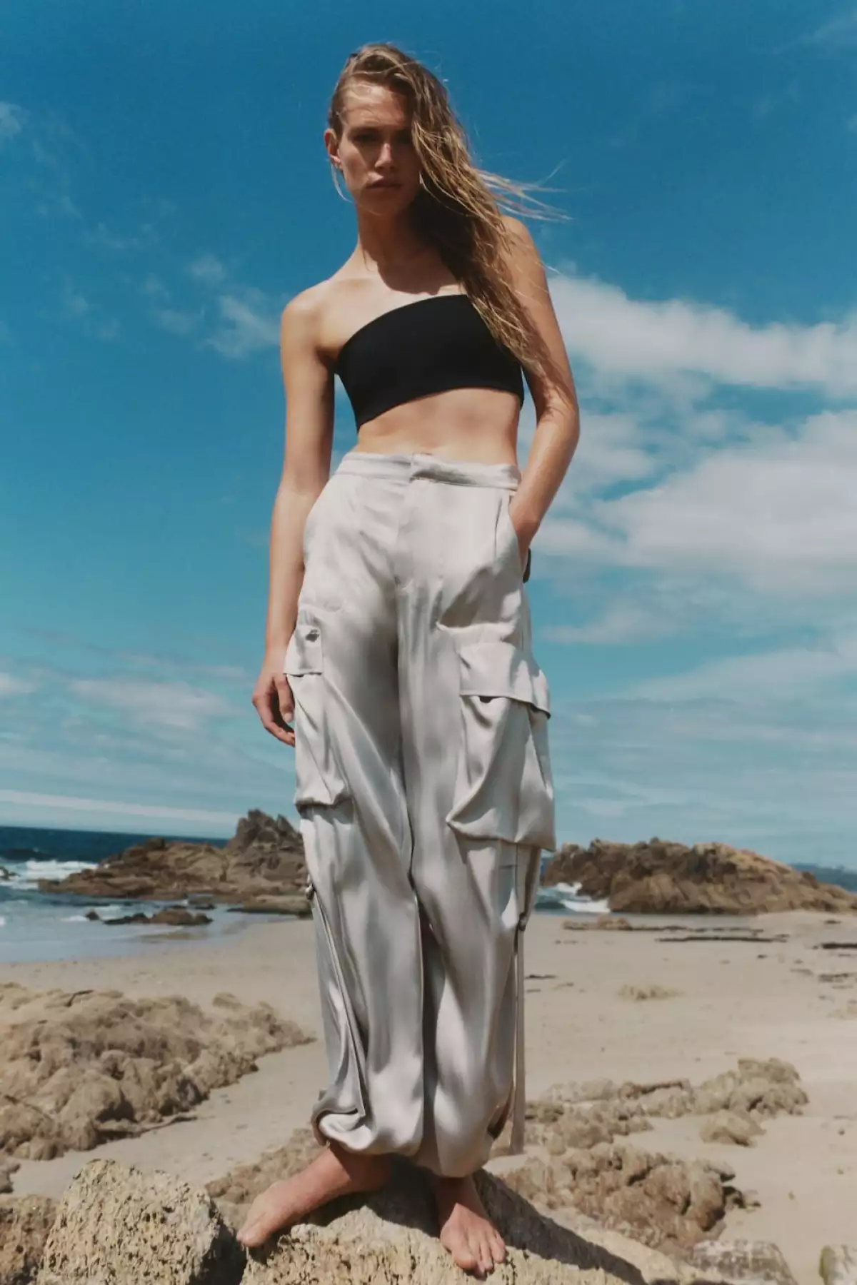 pantalones-cargo-look-con-top .jpg