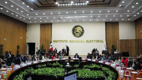 Sesión INE Consulta Revocación de Mandato