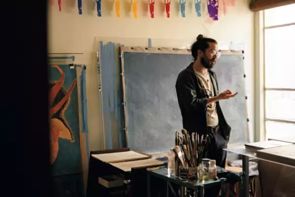 Javier Barrios en su estudio .png