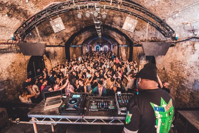 El venue para conciertos bajo la ciudad de Londres