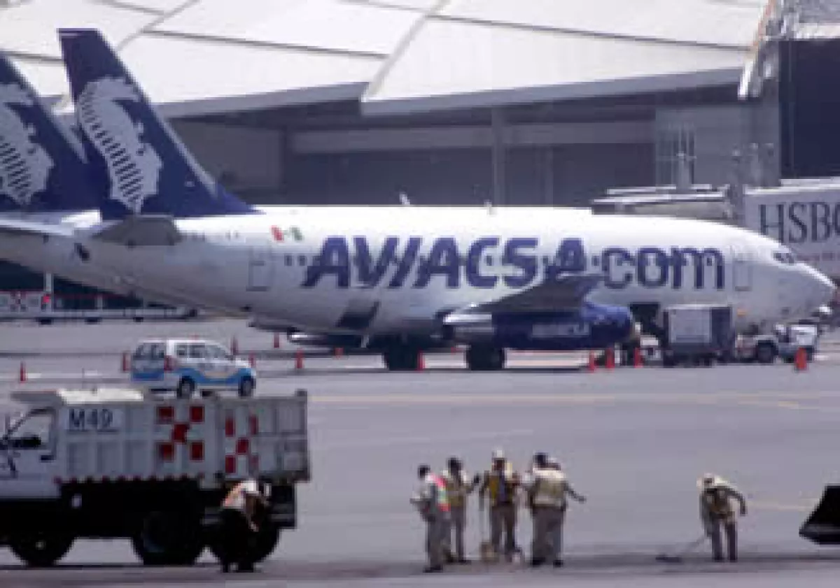 Tras la suspensión, Aviacsa ofrece a los pasajeros el cambio de fecha o el reembolso en un lapso de 25 días. (Foto: Notimex)