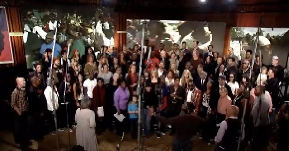 La nueva versión de la canción, a beneficio de las víctimas del terremoto en Haití, fue estrenada durante la transmisión de la ceremonia inaugural de los Juegos Olímpicos de Invierno.