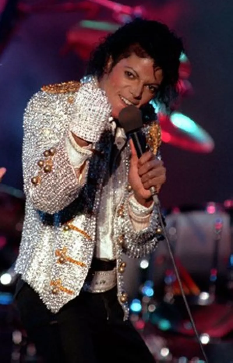 El cantante grabó algunas escenas para el clip de “One More Chance” que nunca salió a la luz, pues justo en esa epoca fue acusado de abuso a menores.