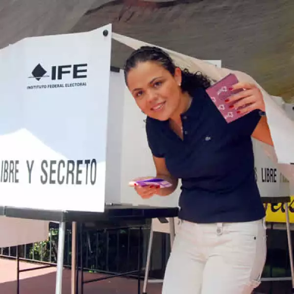 Al emitir su voto, la dirigente del PAN en el Distrito Federal, Mariana Gómez del Campo, confió en que el proceso electoral de este domingo sea positivo.