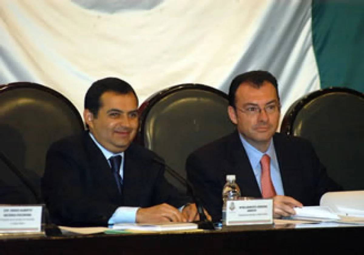 El PAN acepta negociar la posibilidad de bajar IVA siempre y cuando no implique mayor endeudamiento, dijo durante la comparecencia del secretario de Hacienda. (Foto: Notimex)