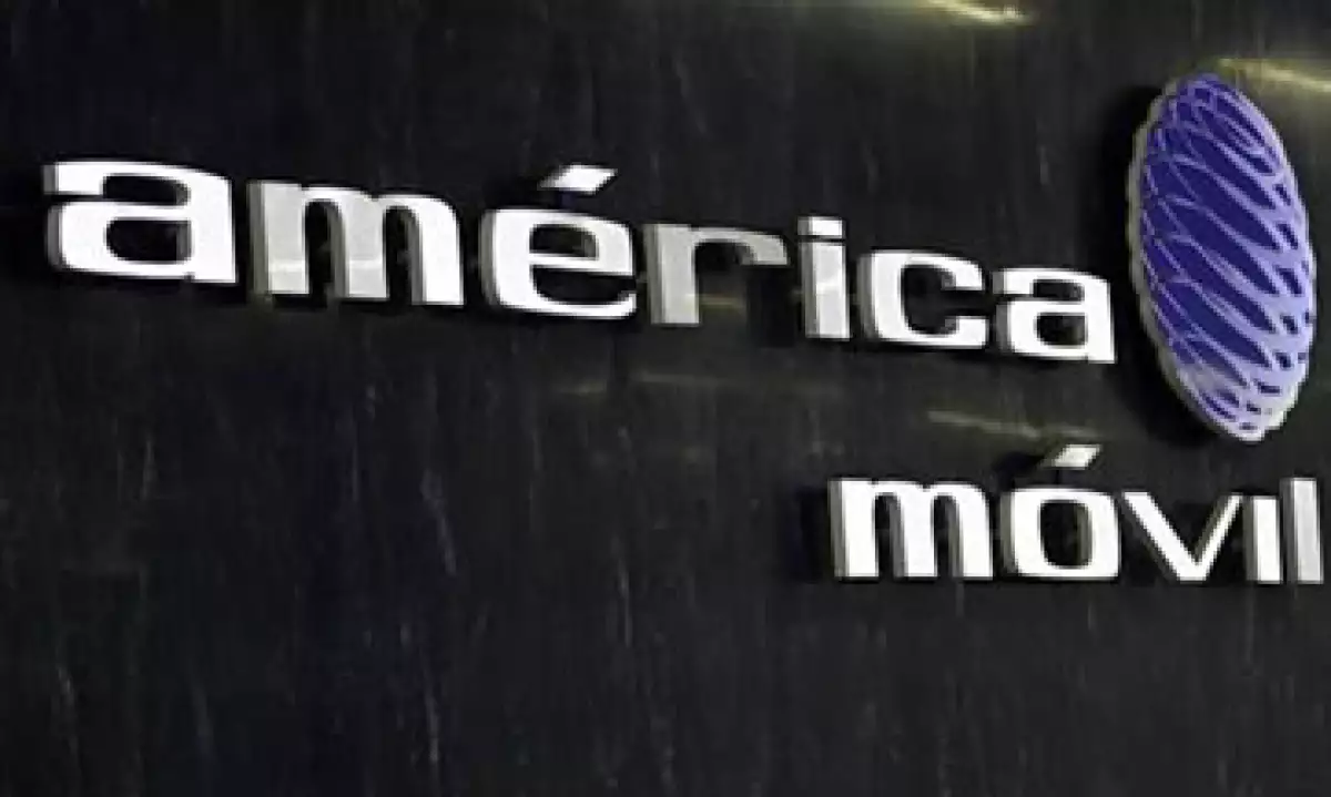 AT&T sería capaz de profundizar su actual alcance en AL usando la red de AMóvil en 15 países de la región, dijeron las firmas. (Foto: Reuters)