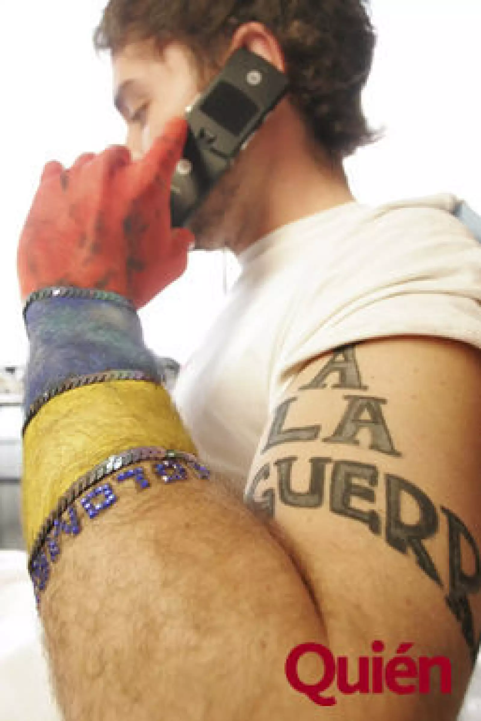 Manolo Cardona Backstage