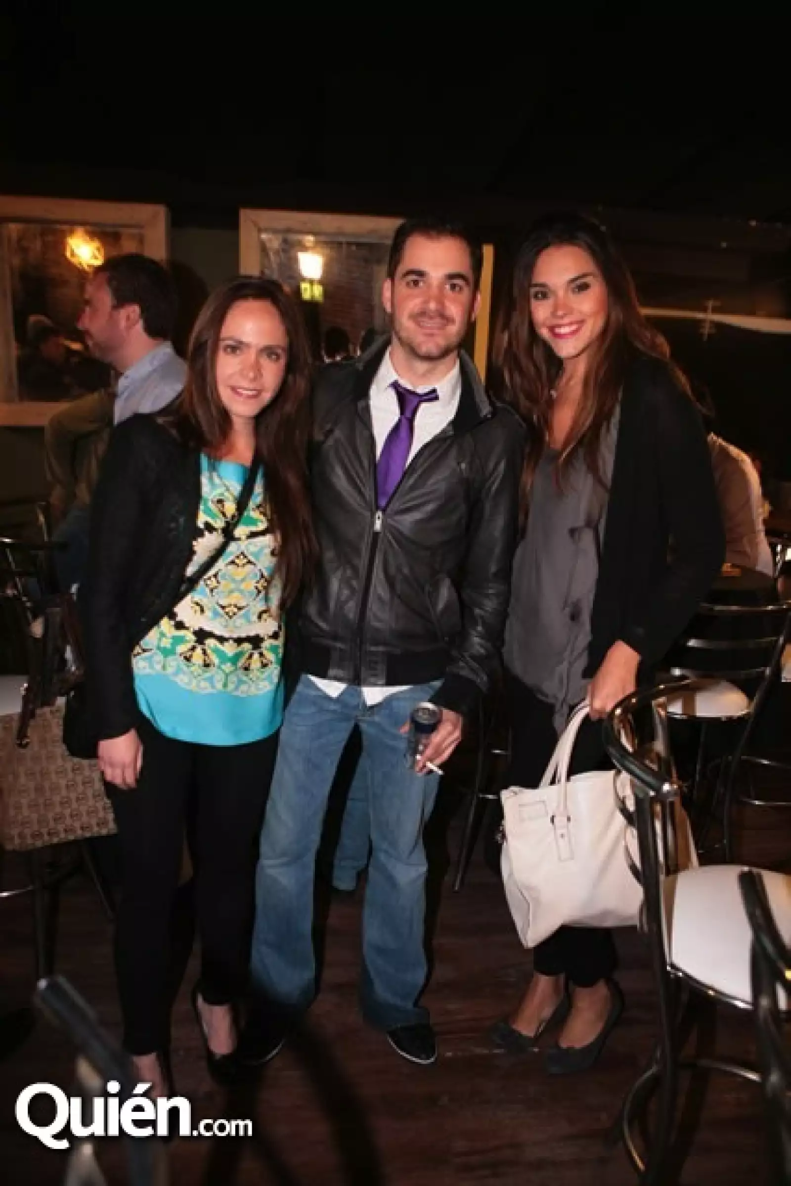 Regina Galaz,Rodrigo Unzueta,Verónica Flores